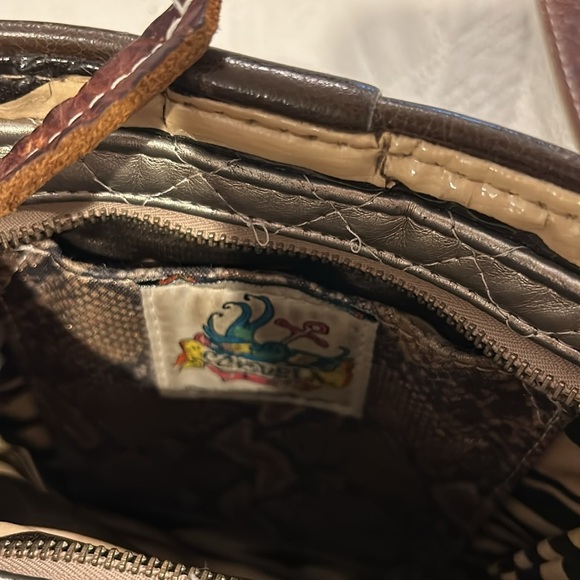 Consuela Metalic quilted leather tassel crossbody messenger bag - Picture 6 of 9